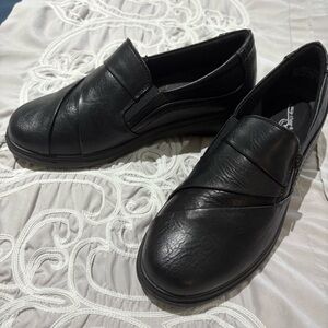 Easy Street Black Loafers for Women
